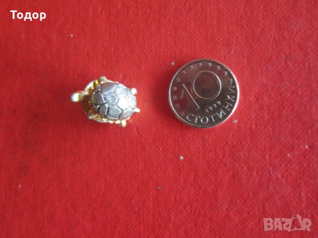 Страхотна позлатена  брошка 2