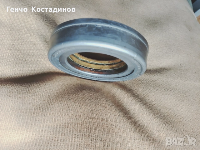 Продавам аксиален лагер за съединител за ЗИЛ- нов, снимка 2 - Части - 51897960