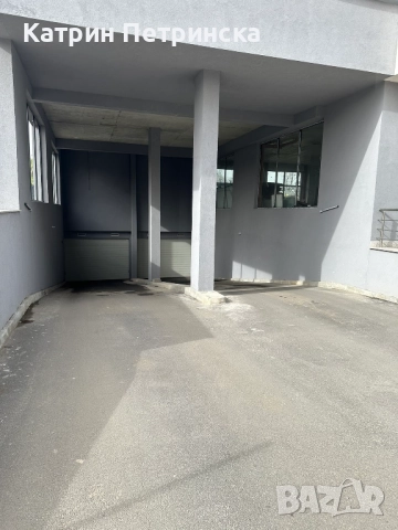 Продавам подземно паркомясто, снимка 2 - Гаражи и паркоместа - 52384656