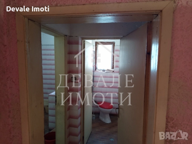 Продава се масивна двуетажна къща в центъра, снимка 15 - Къщи - 51532688