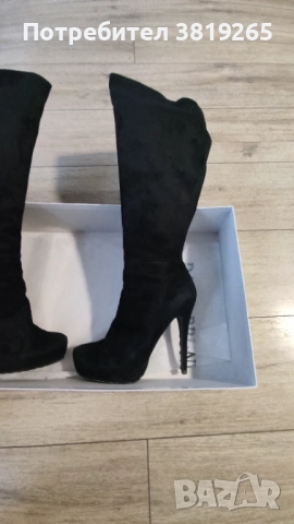 Красиви високи велурени ботуши номер 39 като нови!, снимка 4 - Дамски ботуши - 52863522