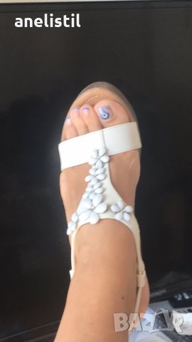 Удобни бели сандали , снимка 1