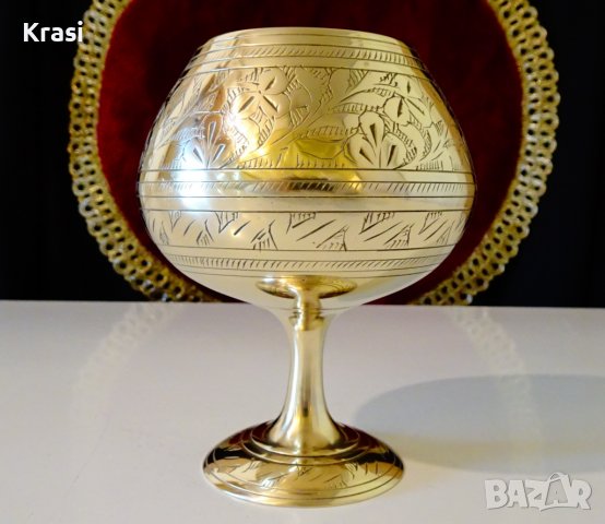 Бронзова чаша за вино Британска Индия,маркирана,гравирана