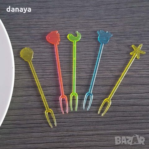 2025 Парти клечки за хапки пластмасови топери за парти, 48 броя, снимка 3 - Прибори за хранене, готвене и сервиране - 32440708