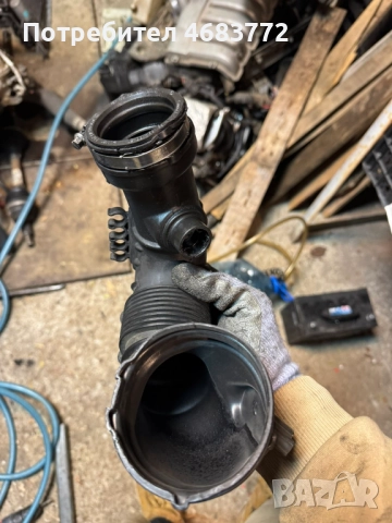 Въздуховод за двигател на Мерцедес Mercedes 2.2Cdi само за 50лв. А6510900337, снимка 2 - Части - 52804978