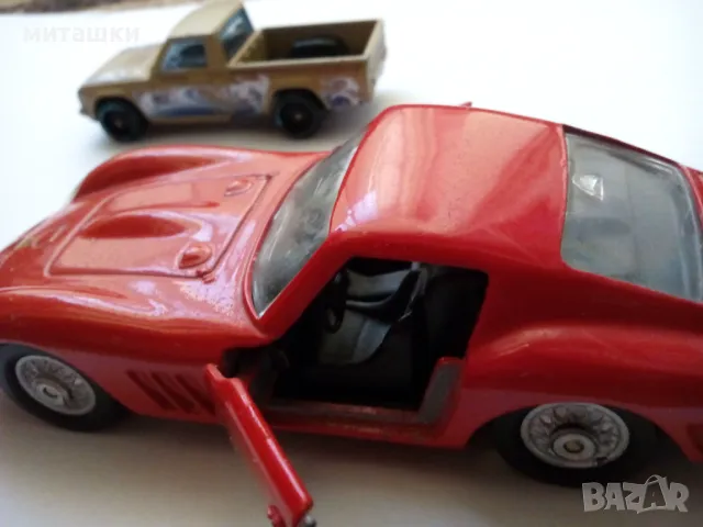 Ферари и Мазда , две метални колички, снимка 8 - Колекции - 50131453