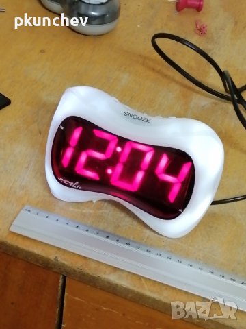 Часовник с голям LED дисплей, снимка 1 - Друга електроника - 43683633