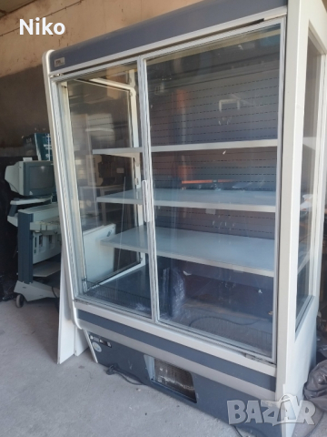 Крайстенна хладилна витрина , снимка 1 - Хладилни витрини и фризери - 44896872