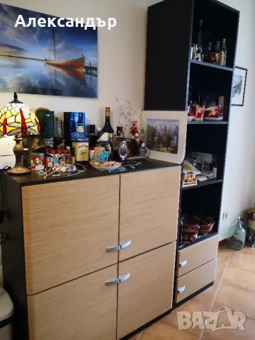 Продавам почти нови ТВ шкаф и два шкафа с рафтове и вратички, 50 лв. бр намират се в гр. Банско., снимка 1