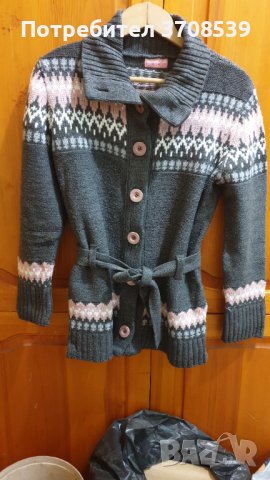 Детска жилетка с коланче, снимка 2 - Детски пуловери и жилетки - 40734664