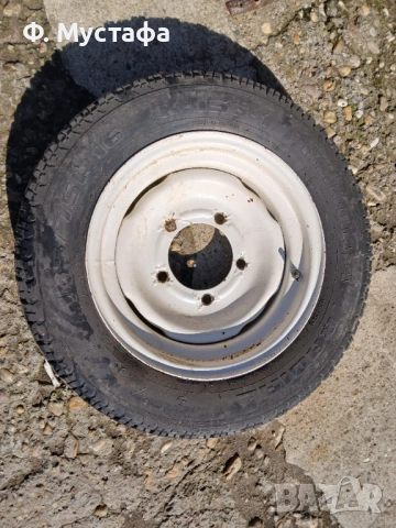 Предна гума и джанта за владимирец