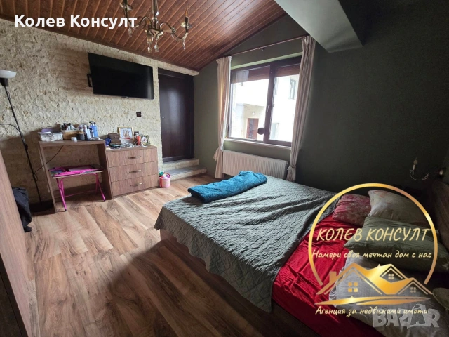 Триетажна къща гр.Харманли , снимка 9 - Къщи - 53358202