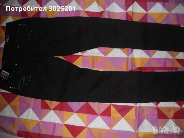 Нови Дамски Дънки Оригинал Черни с накъсани крачоли  р. С  р. М