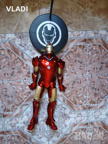 IRON MAN