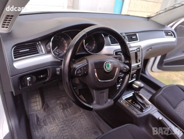 Skoda Superb 2012 2.0TDI 140 DSG, снимка 6 - Автомобили и джипове - 51442040