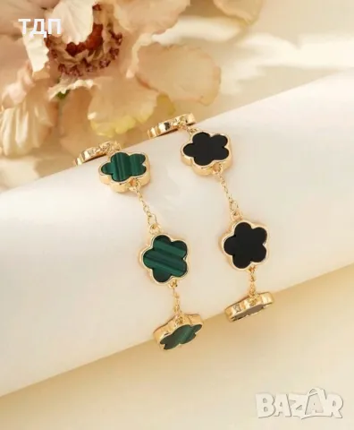 Дамска гривна от медицинска стомана модел Alhambra by Van Cleef & Arpels , снимка 11 - Гривни - 49548279