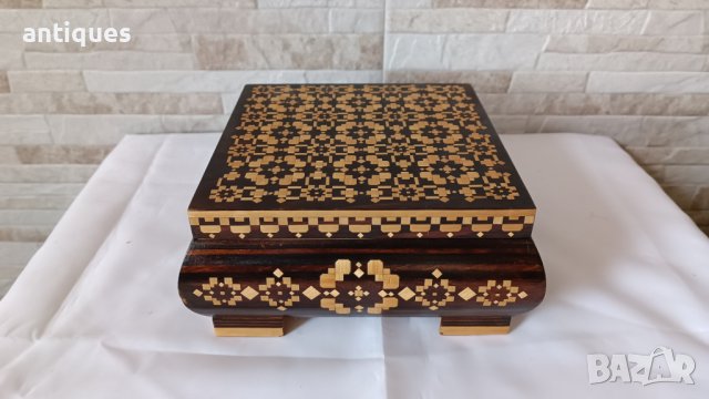 Стара дървена кутия за бижута - украсена с фурнир - №1, снимка 1 - Антикварни и старинни предмети - 43706696