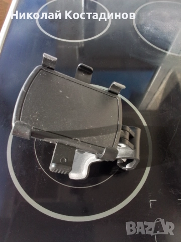 Поставка за телефон на автомобилно табло, снимка 2 - Селфи стикове, аксесоари - 52606412