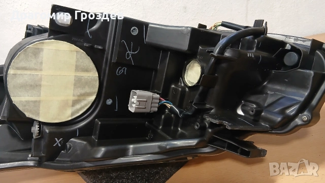 Десен фар за Toyota Yaris III Hybrid / Тойота Ярис Хибрид (2012-2015), снимка 16 - Части - 53607714