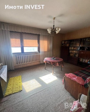 Триетажна къща с двор, гаражи и възможност за разделяне – гр. Попово, снимка 2 - Къщи - 52836009