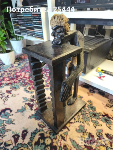 Дървена стойка за 10 CD диска.