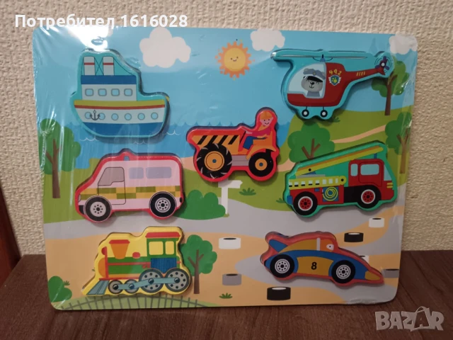 Детска дървена дъска с превозни средства.
