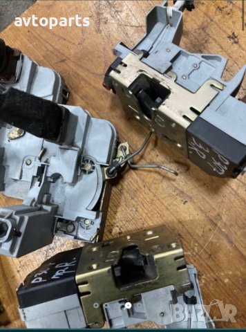 Peugeot 307 Комби Брави и вътрешни дръжки врати, снимка 4 - Части - 40376278