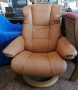 Стилно и изключително удобно релакс кресло от естествена кожа в топъл карамелен цвят. , снимка 2