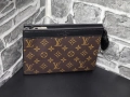 Louis Vuitton чанта тип плик , снимка 3