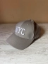 Нова сива бейзболна шапка с бяла бродерия NYC с регулираща се обиколка 100% памук, снимка 2