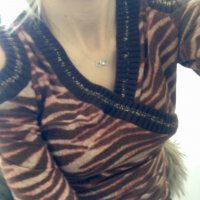 Дамска блуза размер С, снимка 2 - Блузи с дълъг ръкав и пуловери - 26685206