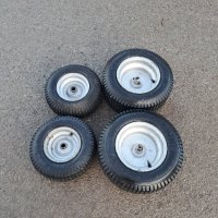 гуми за тракторна косачка , снимка 1 - Градинска техника - 43681756