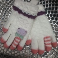 Ръкавици за момиче Бели Лукс, снимка 1 - Шапки, шалове и ръкавици - 43676827