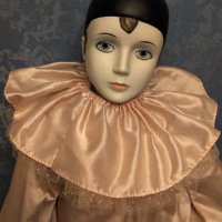 ПИАРО Колекционерска голяма кукла  с порцеланова глава , снимка 3 - Колекции - 33262549