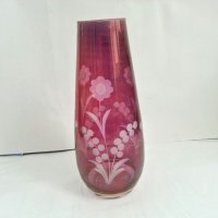 Стъклена гравирана ваза , снимка 2 - Антикварни и старинни предмети - 27021585