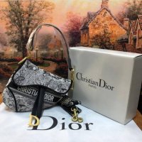 Дамска чанта Christian Dior код 36, снимка 1 - Чанти - 32691364