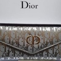 Дамско портмоне Christian Dior, снимка 1 - Портфейли, портмонета - 32246685