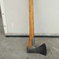 Стара брадва с дълга дръжка#1, снимка 1 - Други инструменти - 43101081