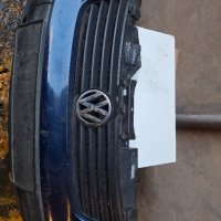 Предна броня VW Passat B5, снимка 1 - Части - 43157547