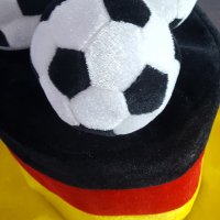 2078 Футболна фенска шапка, снимка 3 - Шапки - 32427244