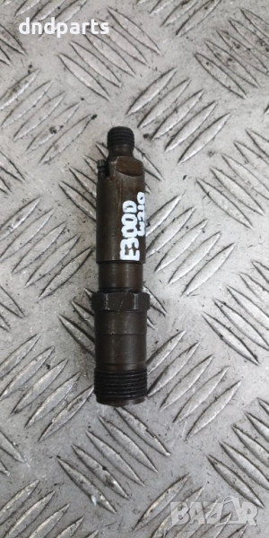 Дюза Mercedes E300D W210 1999г. 0000100551	, снимка 1