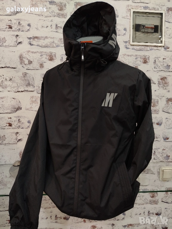 Mavi- черна ветровка, с качулка и цип, 1 вътрешен джоб, 100% полиестер, снимка 1