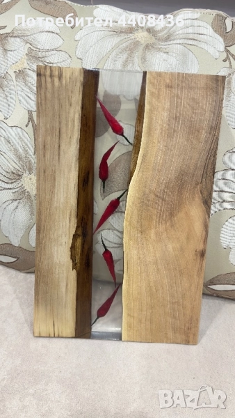 Дъска от орех и епоксидна смола със декоративни чушки , снимка 1