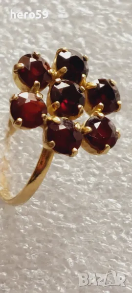 Дамски златен пръстен с гранати злато 333, снимка 1