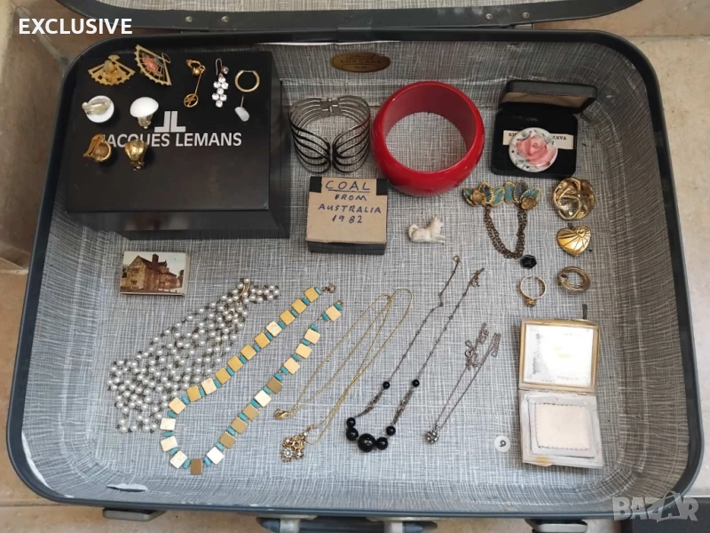 Куфар с бижута от англия! всичко по 10 лв!, снимка 1