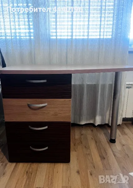 Бюро с 4 чекмеджета, снимка 1