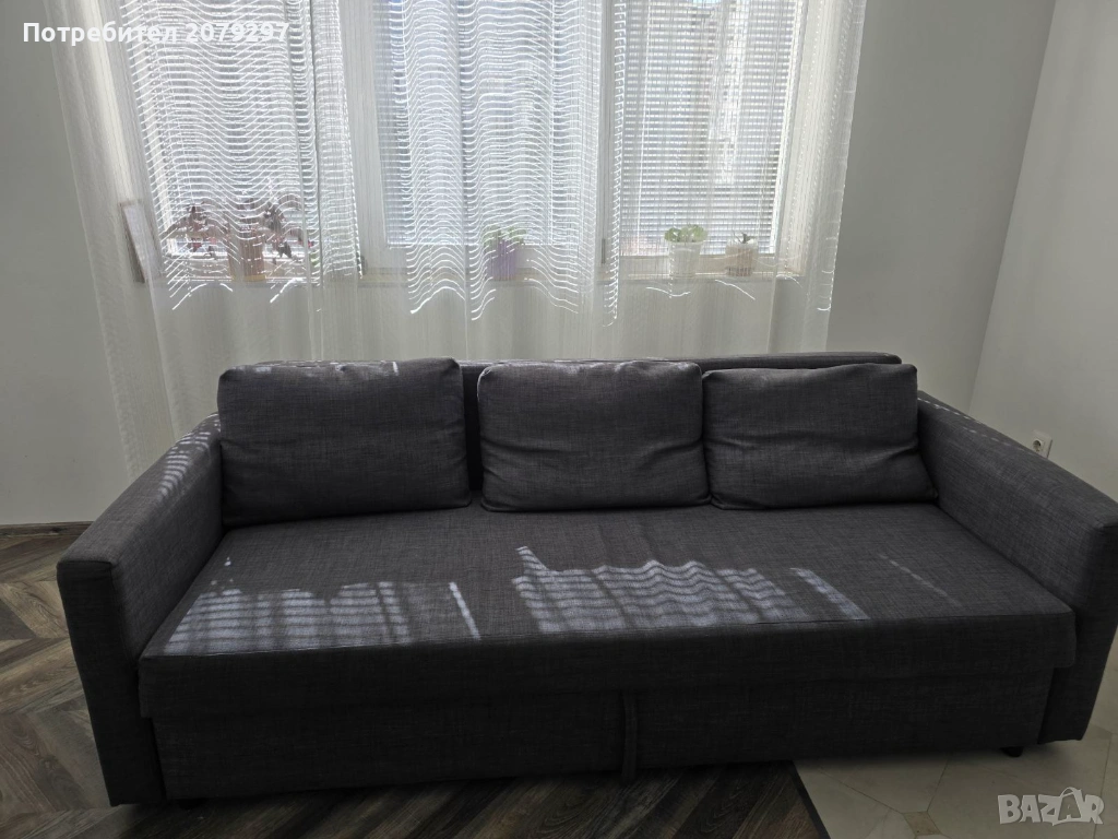 Три местен разтегателен диван, снимка 1