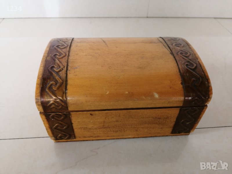Дървено сандъче с медна декорация 18 х 12.5 h 9.5, снимка 1