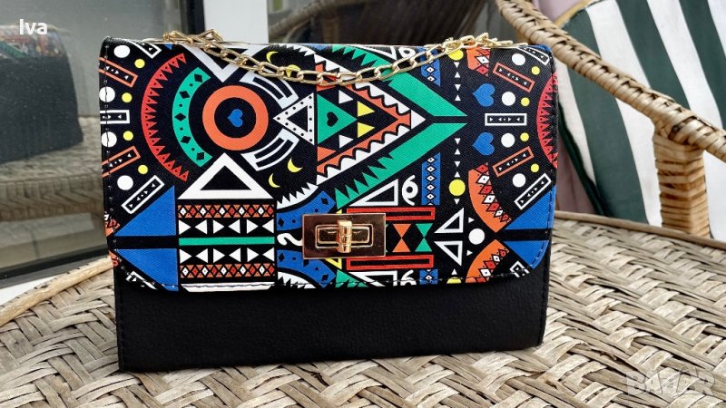 НАМАЛЕНА! Цветна дамска чанта с дълга златиста дръжка, снимка 1