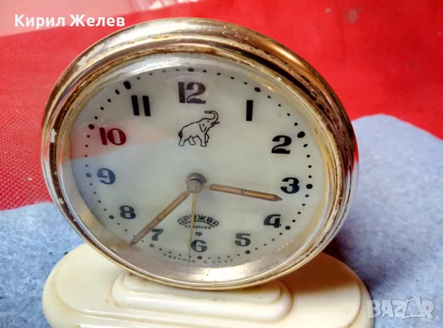 СЛАВА ДРУЖБА със СЛОНЧЕ 11 КАМЪКА Стар РУСКИ КОЛЕКЦИОНЕРСКИ МЕХАНИЧЕН БУДИЛНИК СДЕЛАНО в СССР 47773, снимка 2 - Антикварни и старинни предмети - 47656448